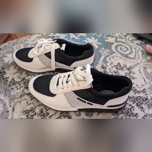 Michael kors size 6 black/ white sneakers